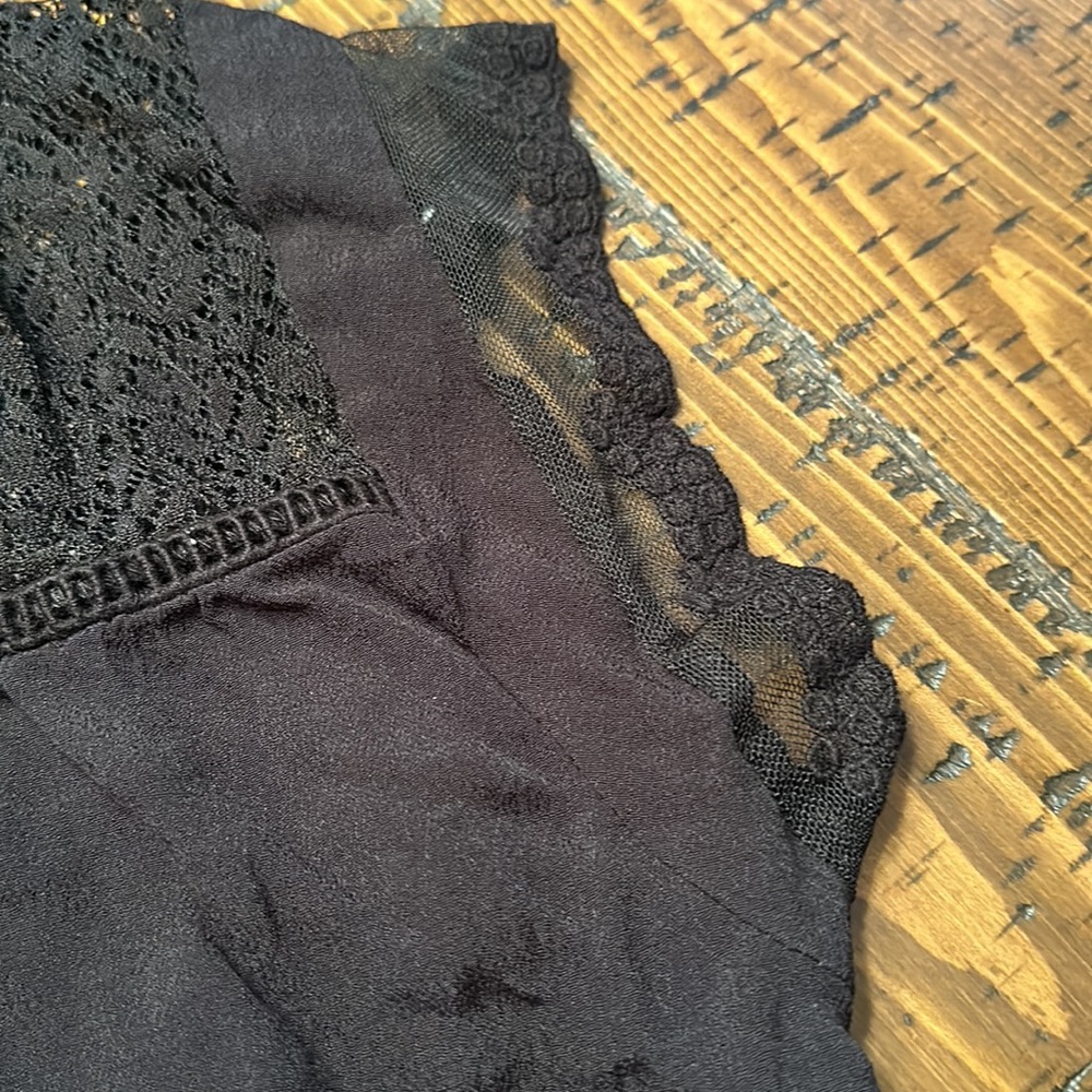 Lace top - Picture 3 of 3